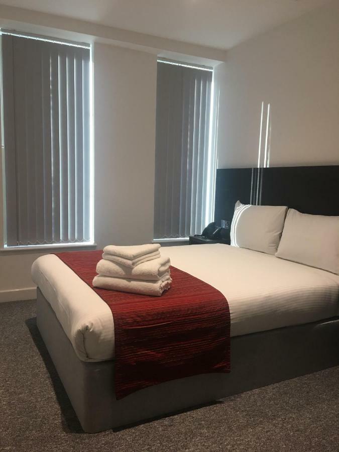 Somerville Apartments London Heathrow Hillingdon Dış mekan fotoğraf